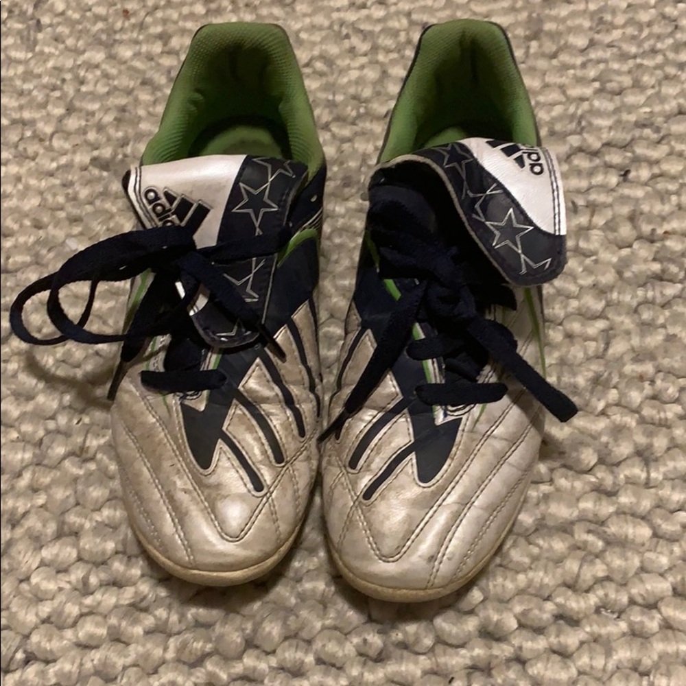 Adidas outdoor soccer cleats. - Picture 3 of 3